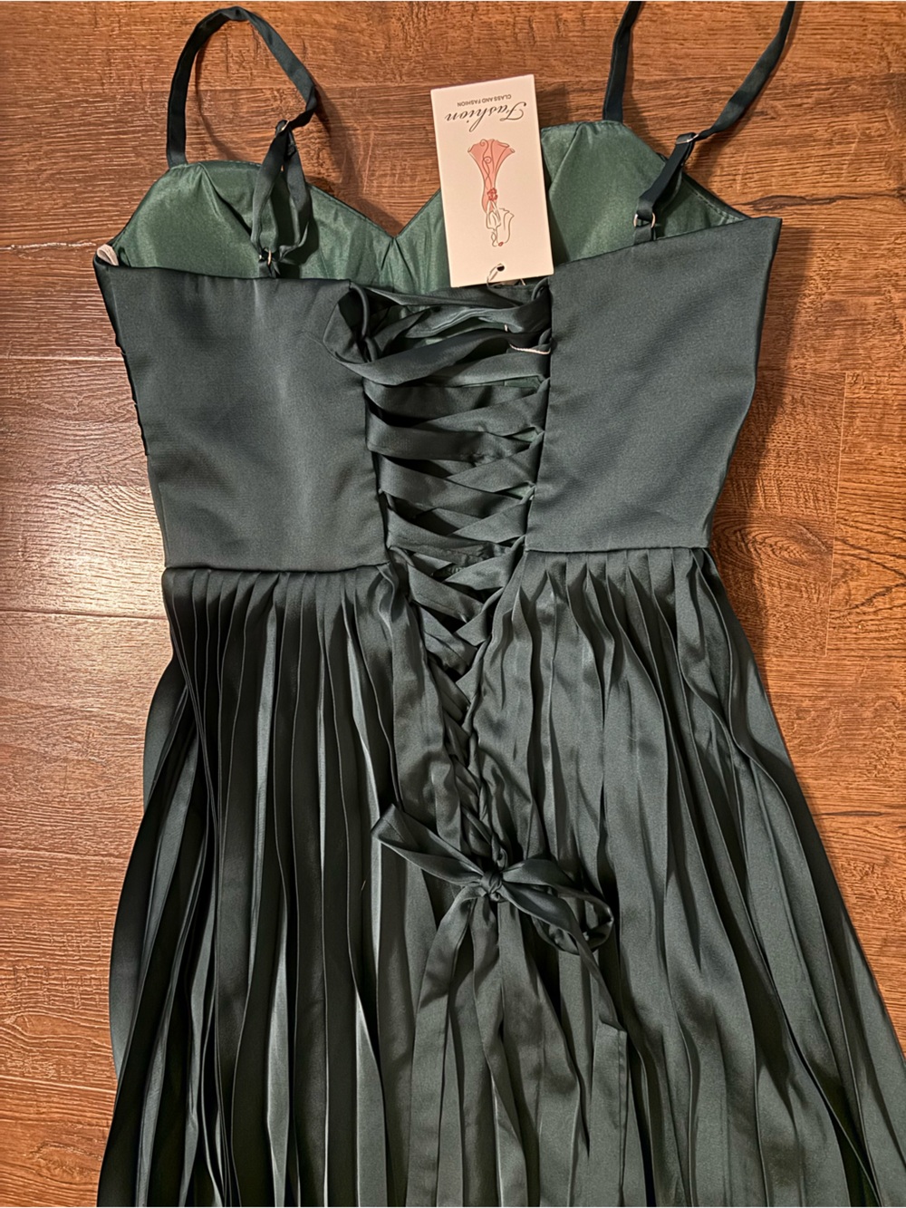 Emerald Green Pleated Spaghetti-Strap Midi Dress - Picture 9 of 9